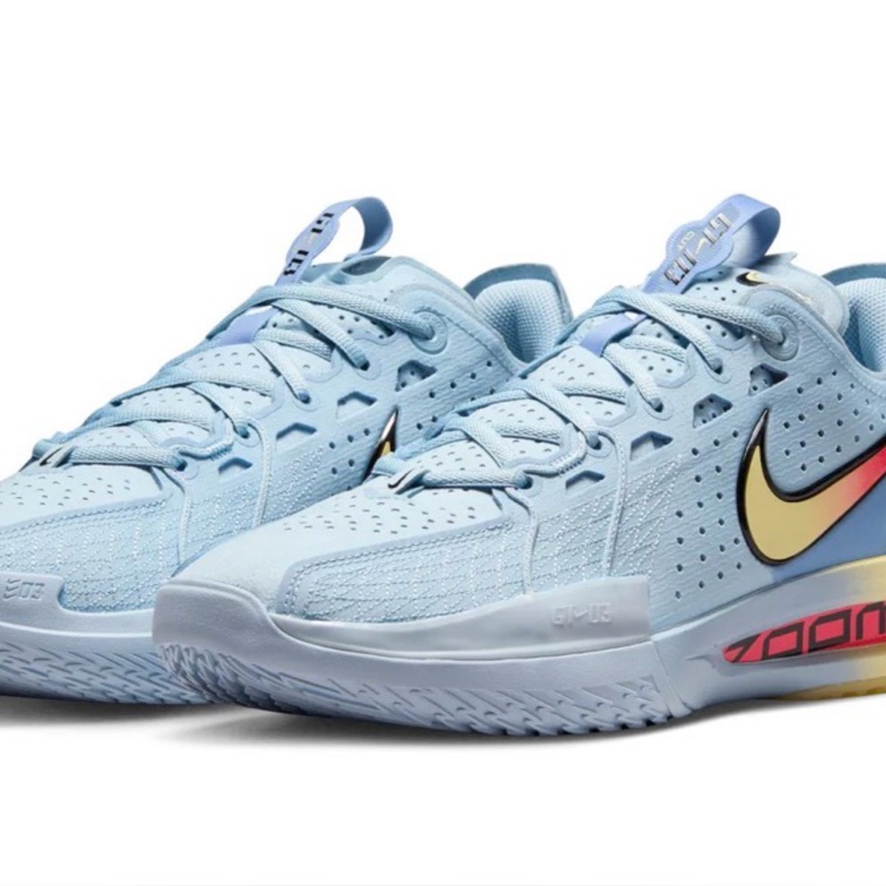 Nike GT Cut 3 - Basketball Shoes W 7 Brand new